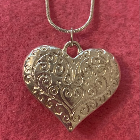 Heart SS chain necklace 💕💕💕 - Picture 2 of 7